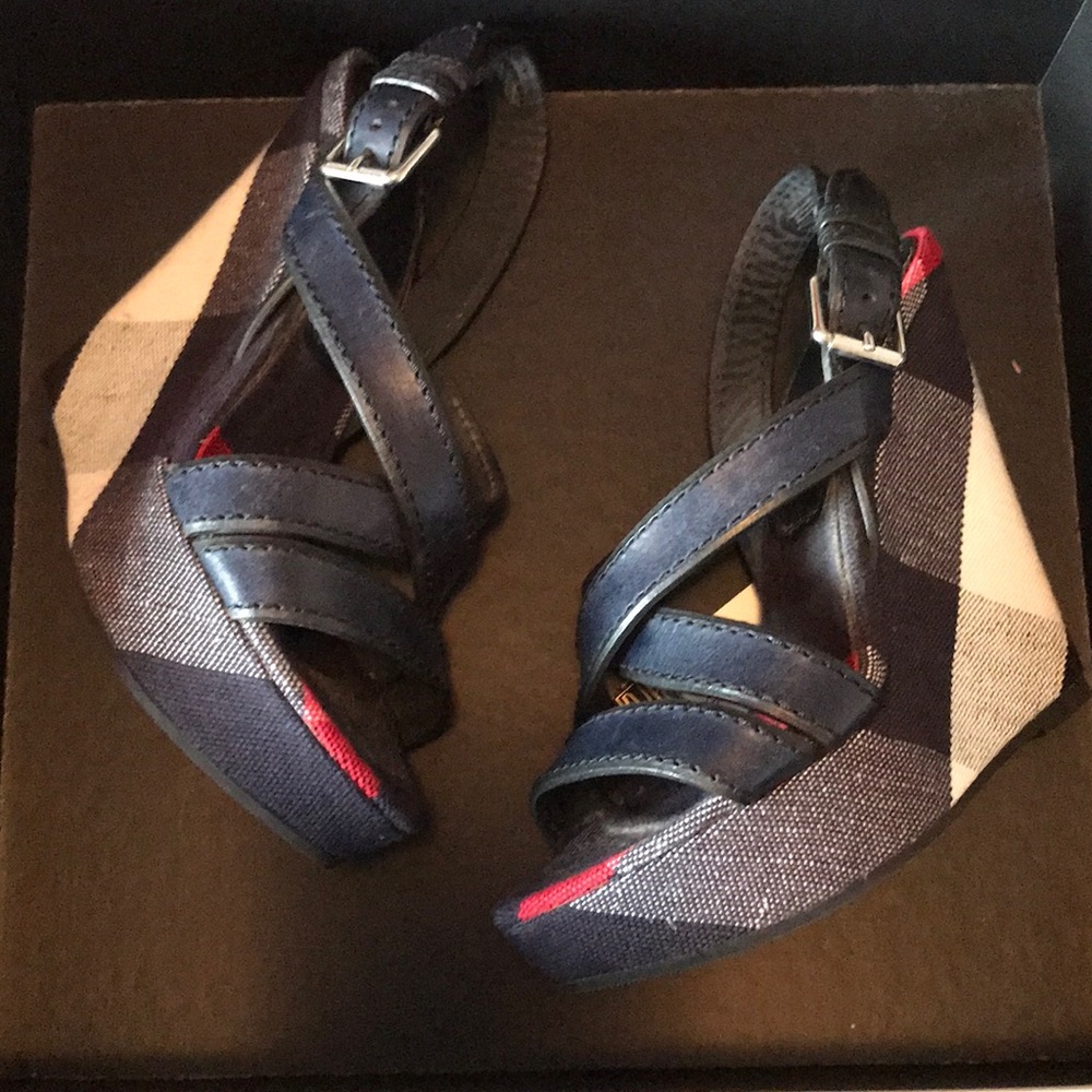 Burburry Brit Canvas  Check Marlow Size 36 wedge - Picture 2 of 6
